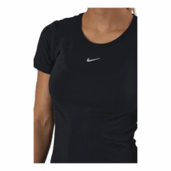 Nike Dri-FIT ADV Aura Women's Slim-Fit Short-Sleeve Top BLACK/REFLECTIVE SILV 9 Nike Dri-FIT ADV Aura Women's Slim-Fit Short-Sleeve Top BLACK/REFLECTIVE SILV -BJØRN BORG kauppa 60517 45 004