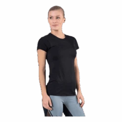 Craft ADV Essence SS Slim Tee Black -BJØRN BORG kauppa 7318573302555 005 9677c6c63c2847baabd34948c059081f